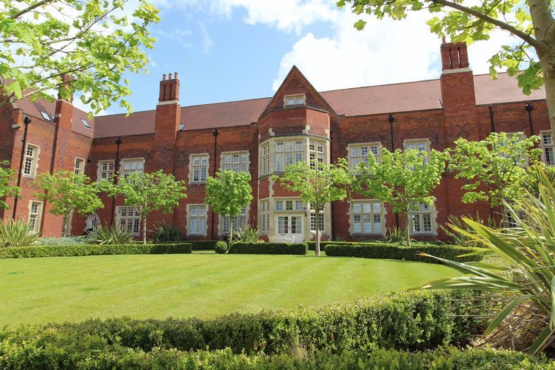 Property photo 1 of 8 Photo 8