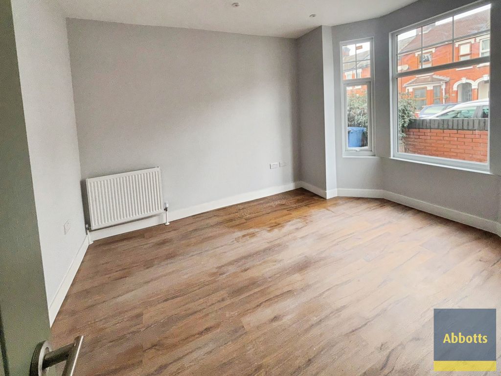 Property photo 2 of 5 Living Room