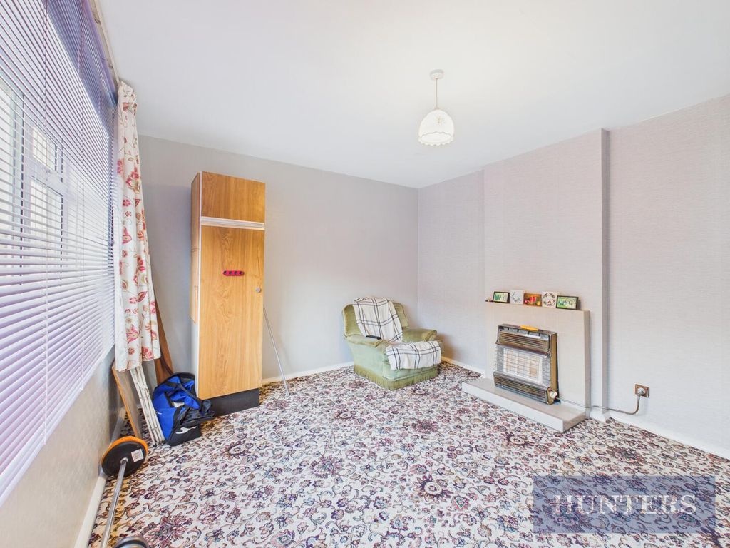 Property photo 3 of 17 Living Room