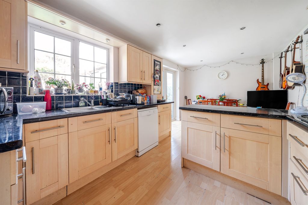 Property photo 2 of 14