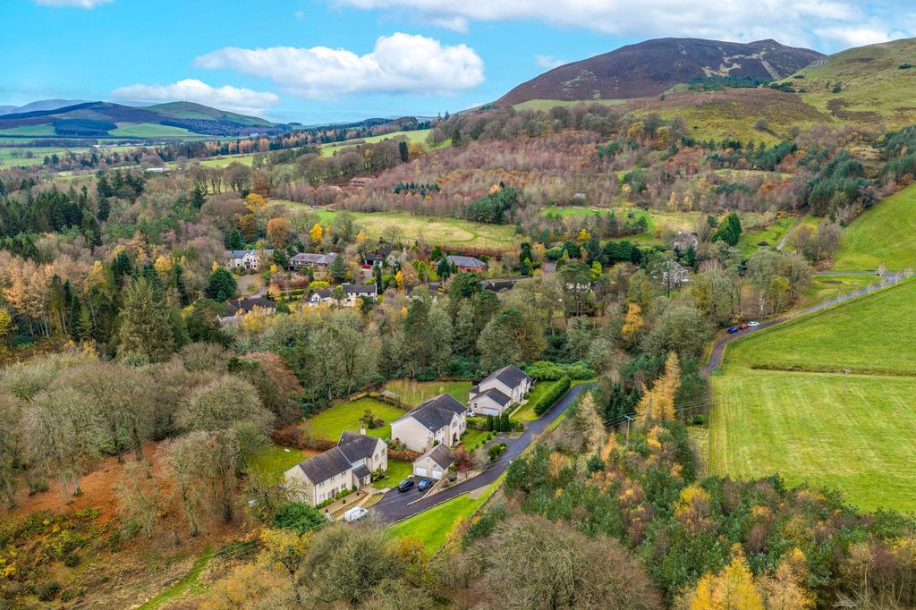 Property photo 2 of 30 Ariel