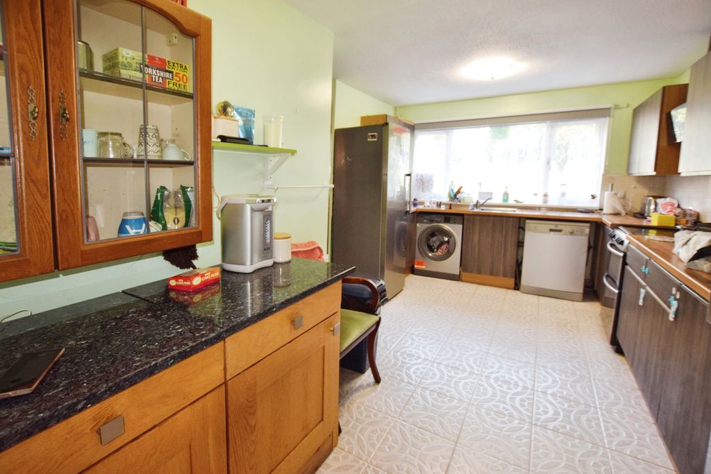 Property photo 2 of 13 F6d185A6-379A9F91-4253-485C-948A-121Af9547557