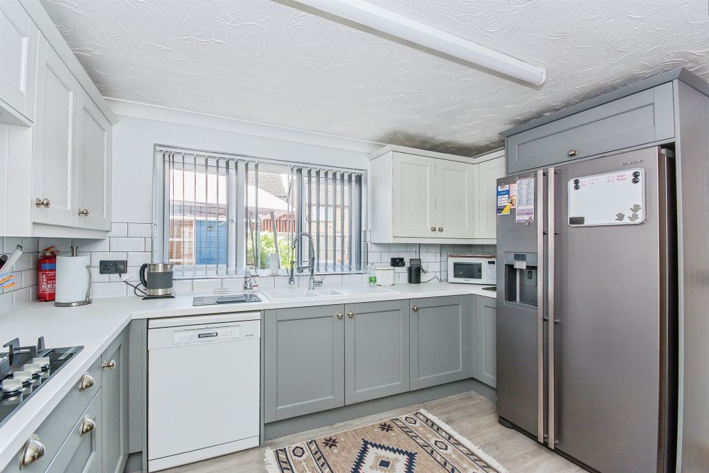 Property photo 2 of 22