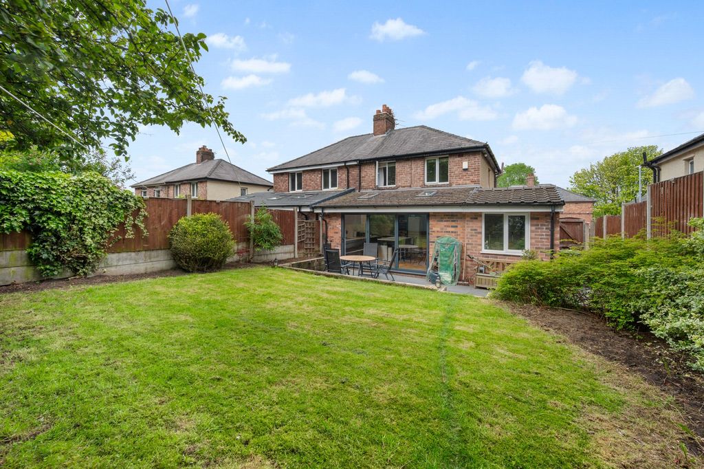 Property photo 2 of 33