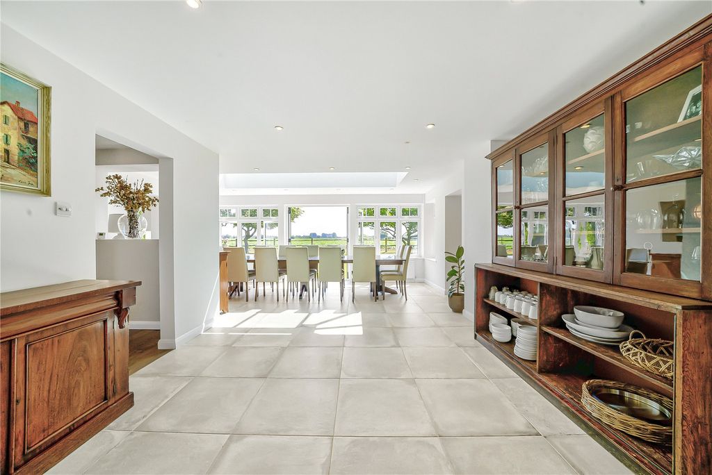 Property photo 2 of 41 Dining Room