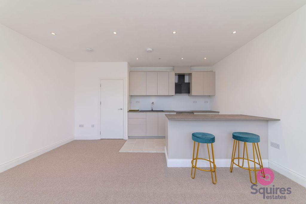 Property photo 2 of 31