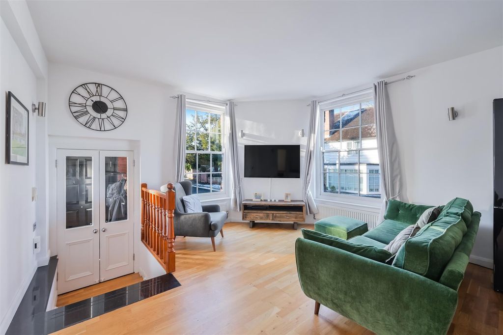 Property photo 3 of 14 Ladas House