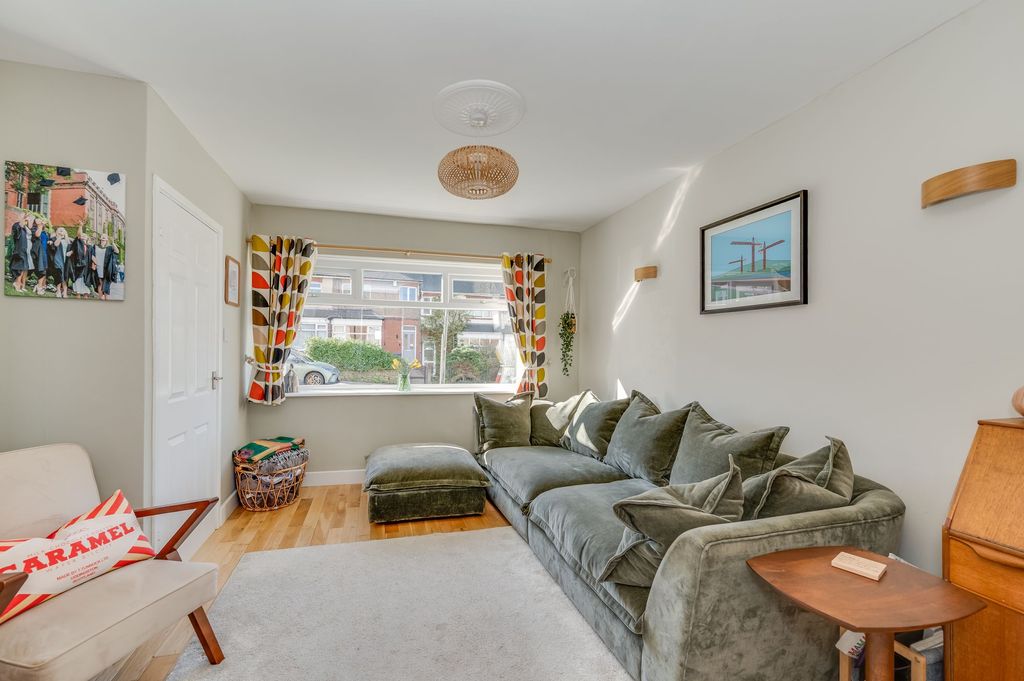 Property photo 3 of 25