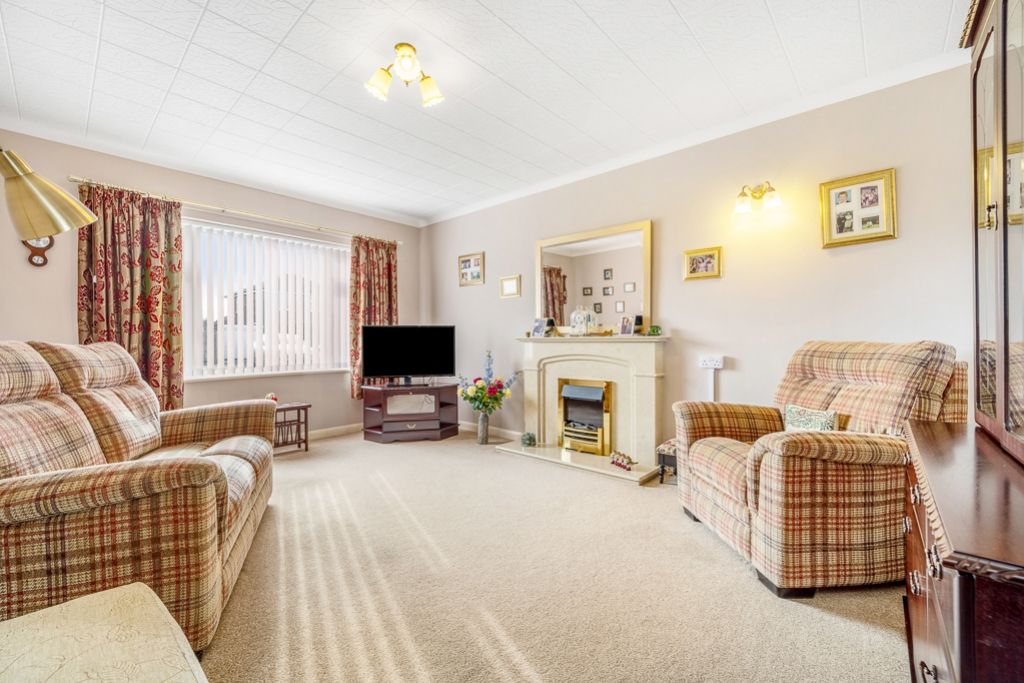 Property photo 3 of 21 8 Chapel Gardens (Whaplode)-13