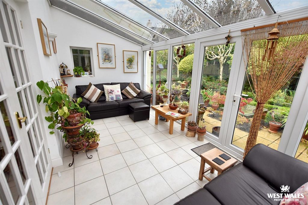 Property photo 3 of 26 15 (60).Jpg
