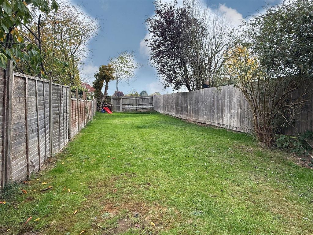 Property photo 2 of 13 Garden