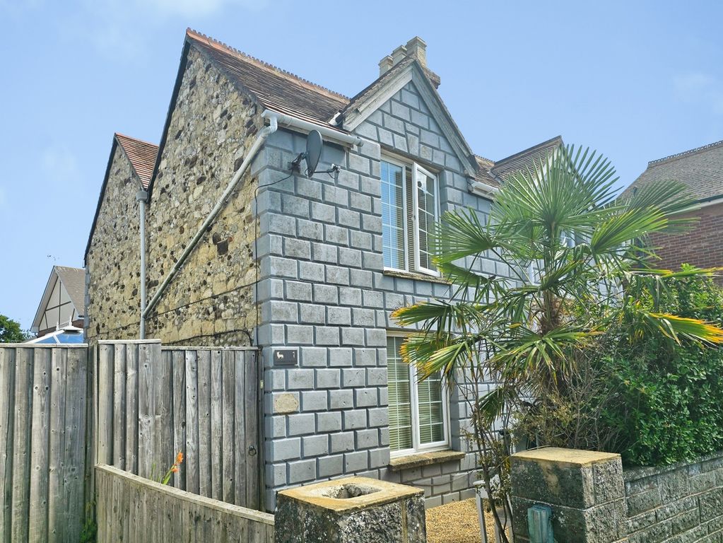 Property photo 1 of 13 Front