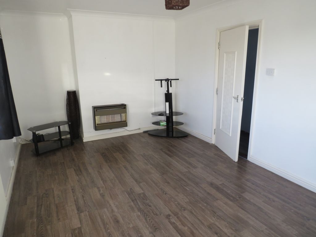 Property photo 3 of 5 Living Room