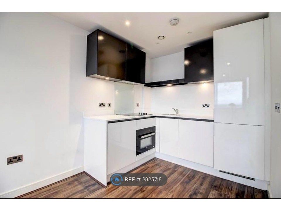 Property photo 3 of 9 Kitchen Area