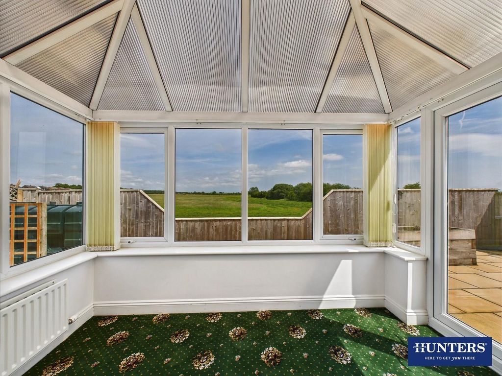 Property photo 2 of 21 Conservatory