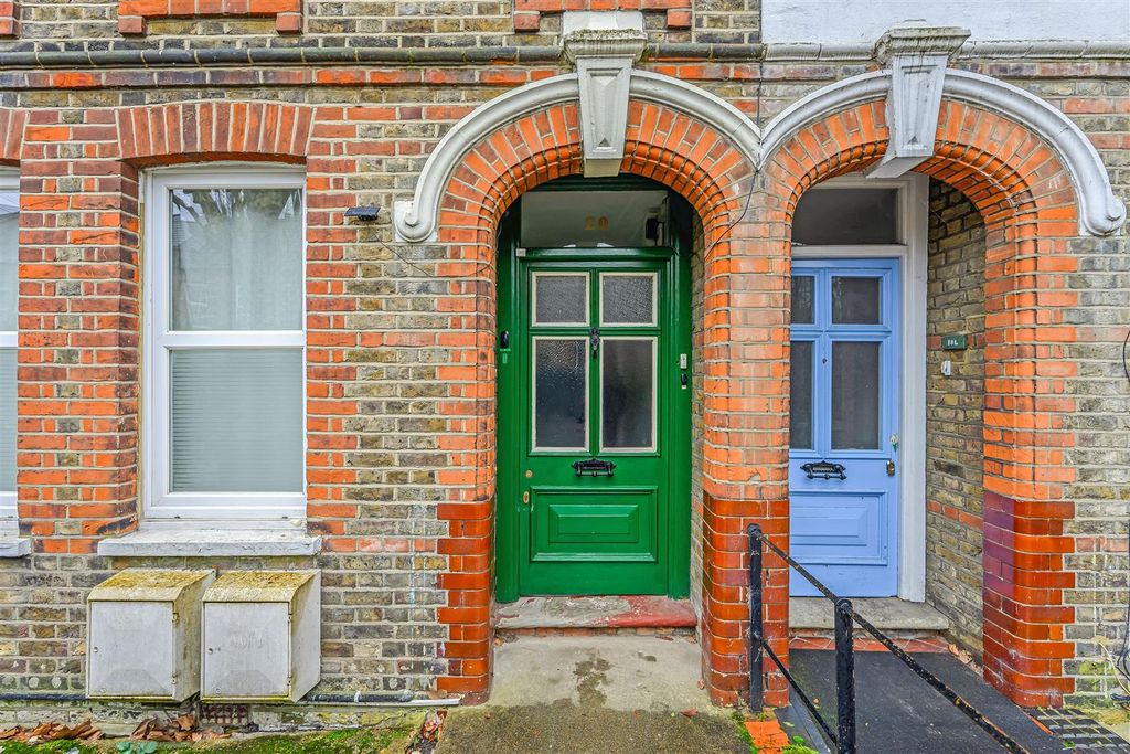 Property photo 2 of 19