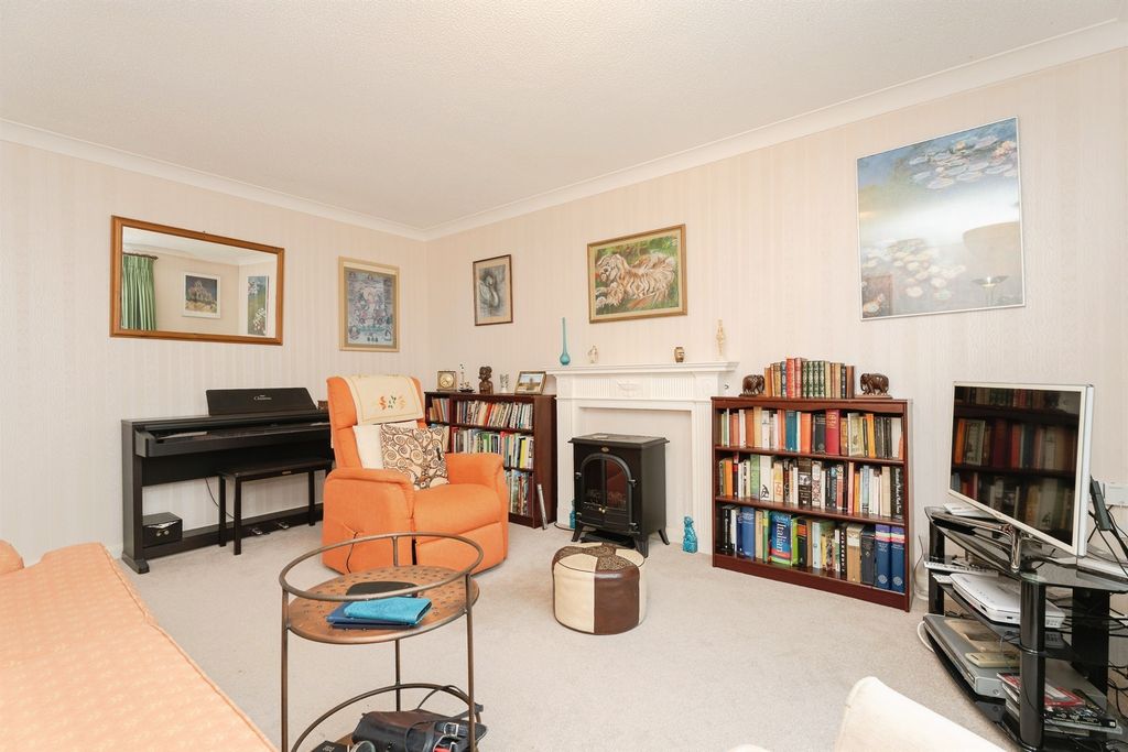 Property photo 2 of 11