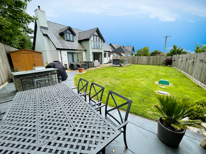Property photo 2 of 37
