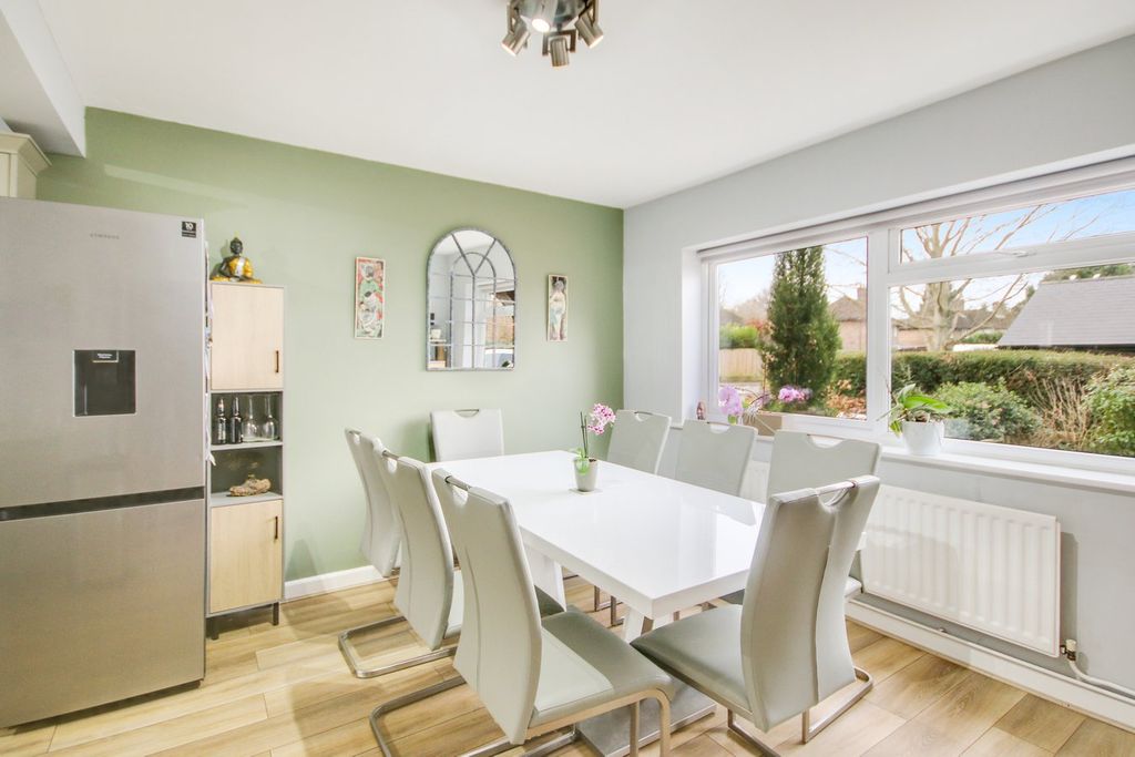 Property photo 3 of 23