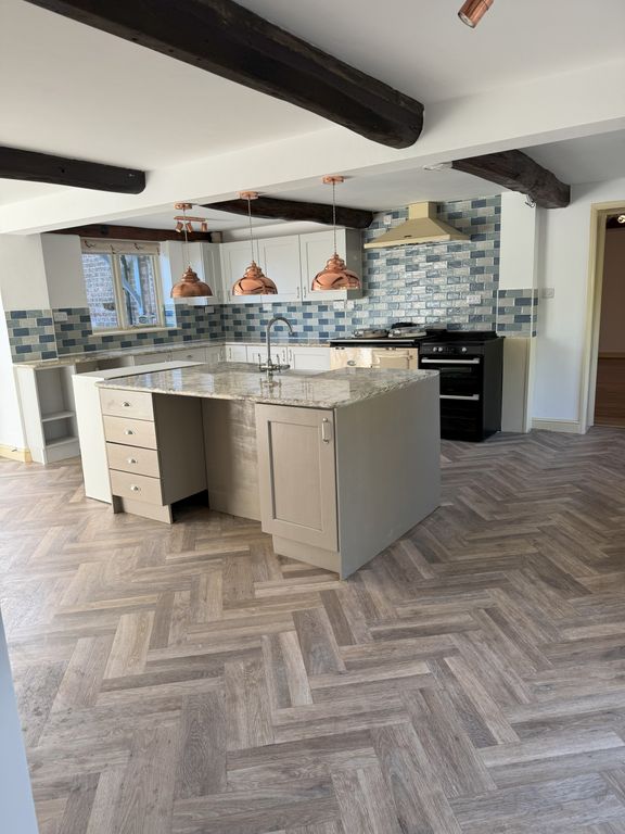 Property photo 3 of 33