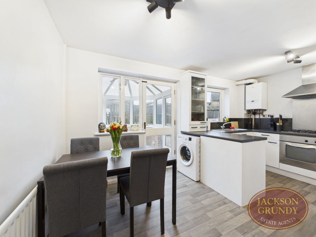 Property photo 2 of 10 Epping Walk