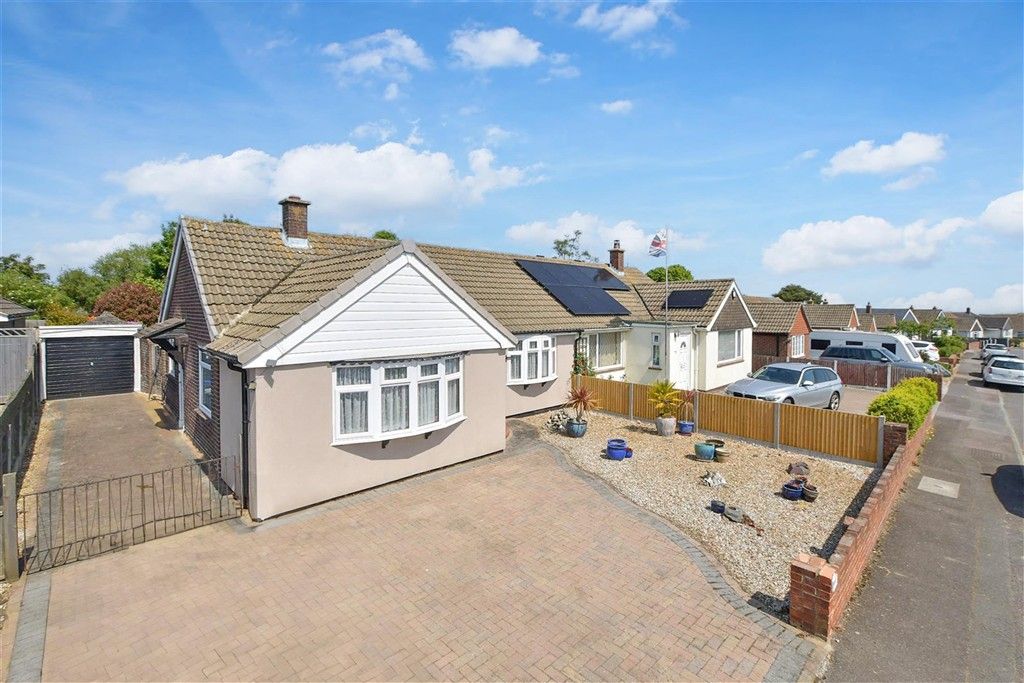 Property photo 1 of 15 External Front Web...