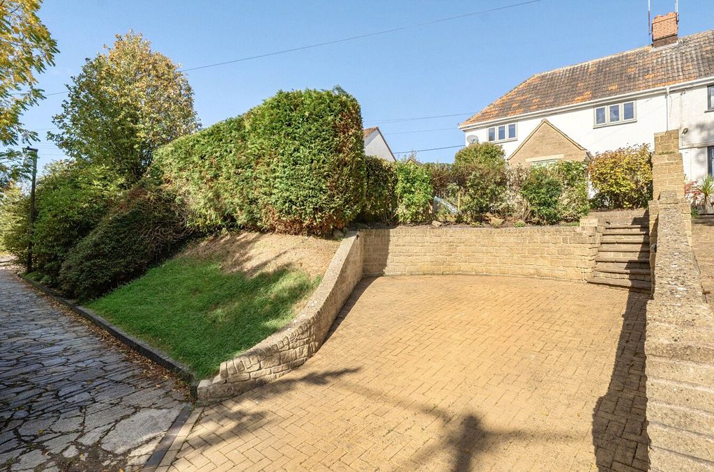 Property photo 1 of 17 Picture No. 01