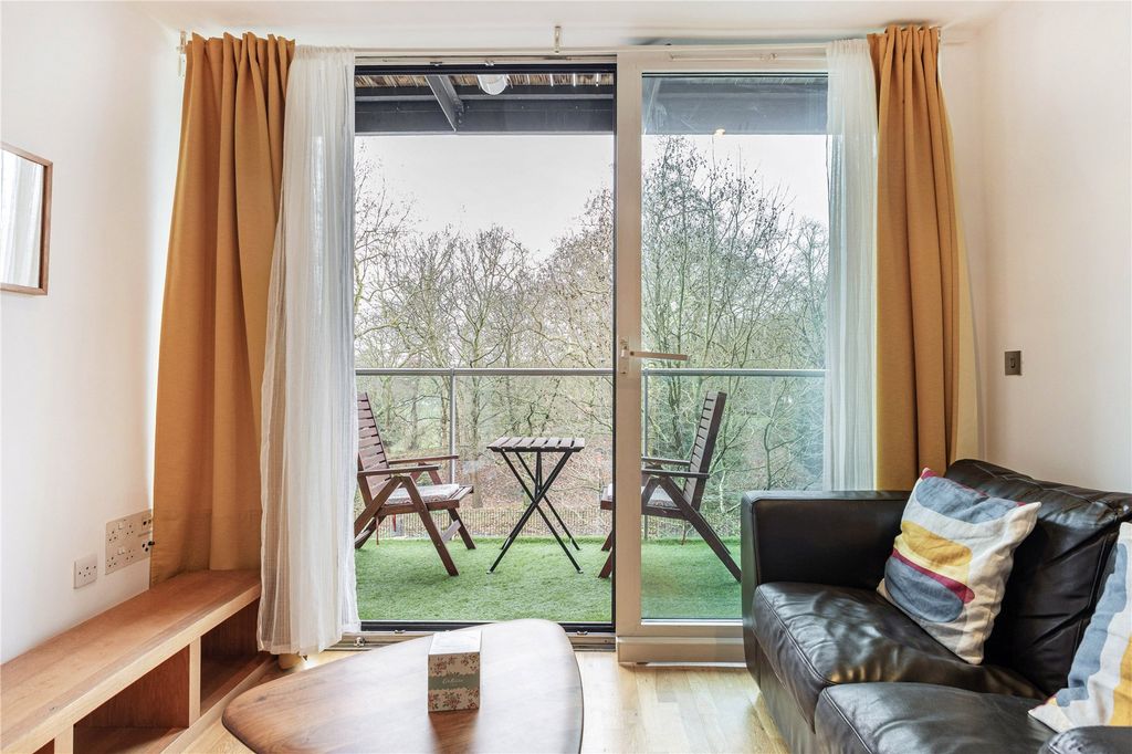 Property photo 3 of 24 Picture No. 07