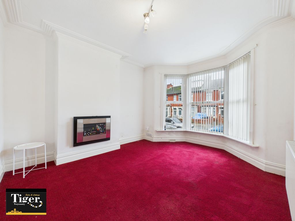 Property photo 3 of 13 Cam03440G0-Pr0455-Still003