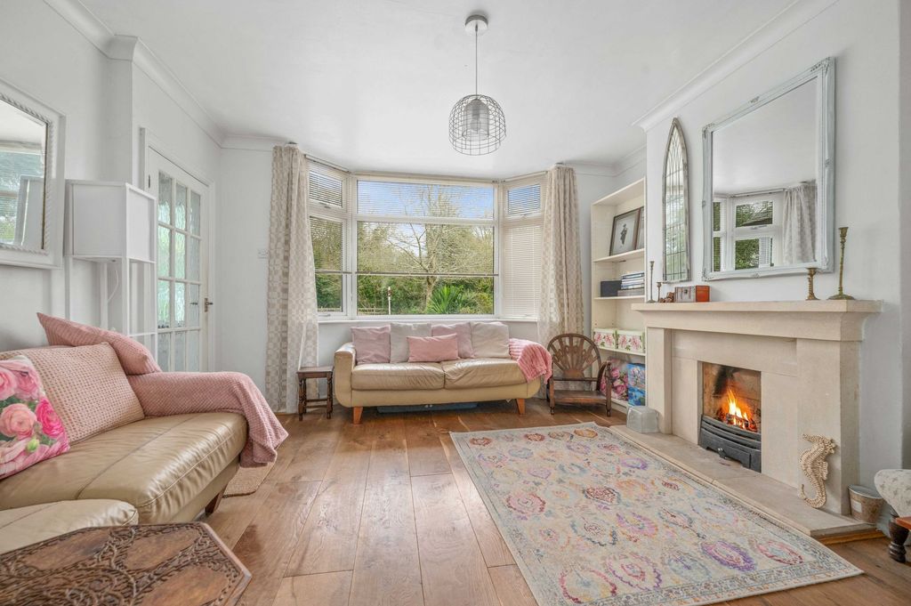 Property photo 2 of 20