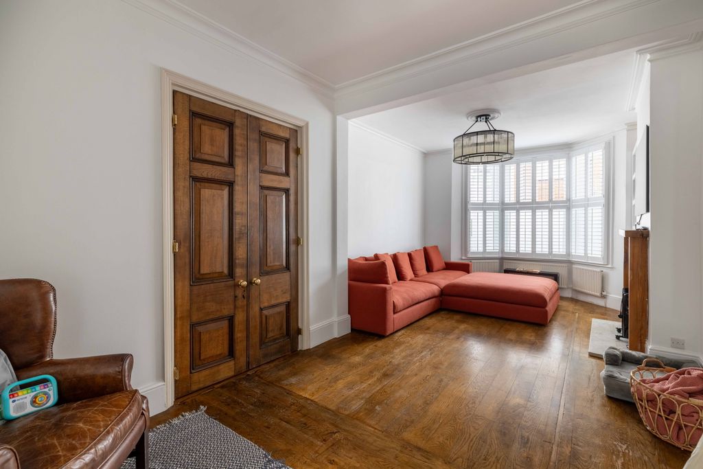 Property photo 3 of 16 Picture 3