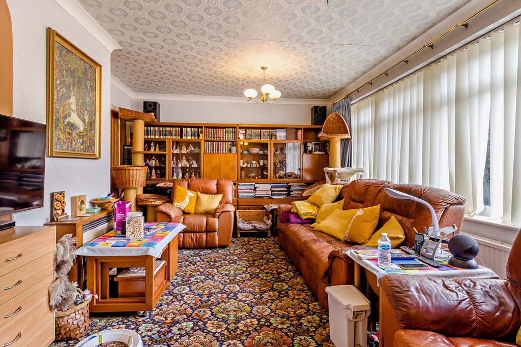 Property photo 3 of 23