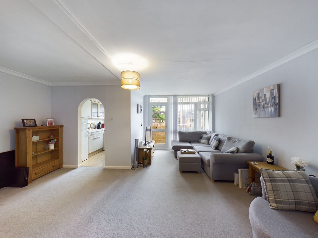 Property photo 2 of 8