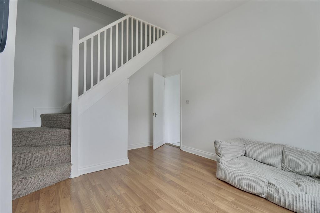 Property photo 1 of 18 2E6C42D8-9Ddf-40F4-B562-B5E2F2C96233_1_201_A.Jpeg