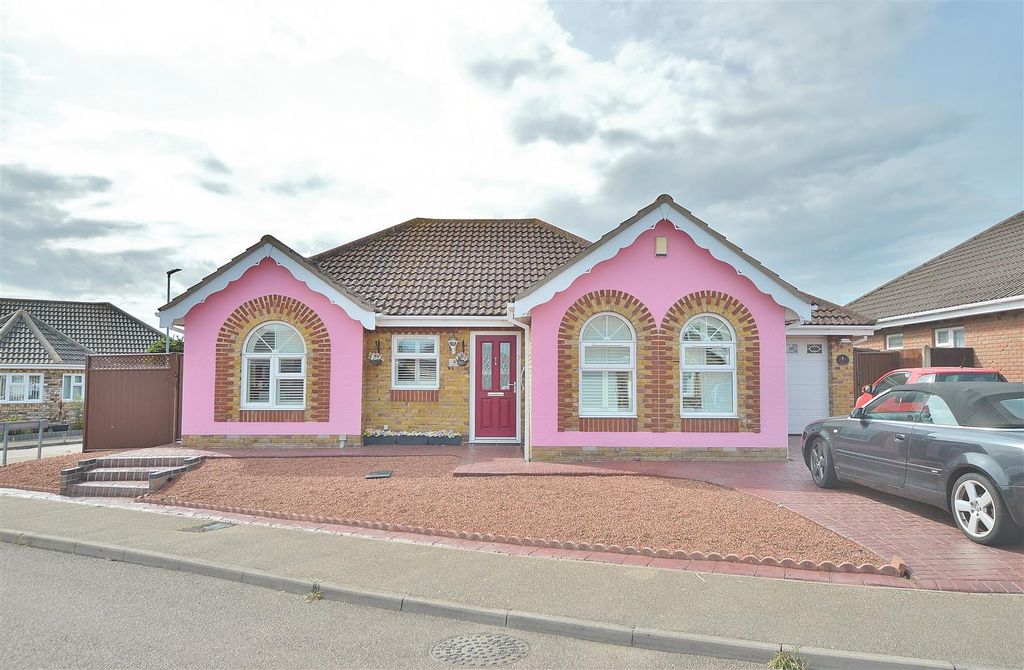 Property photo 1 of 11 Outside Front
