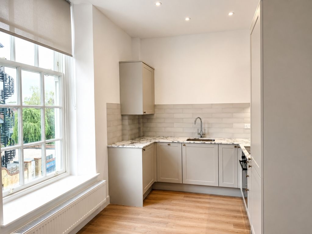Property photo 2 of 8 Kitchen