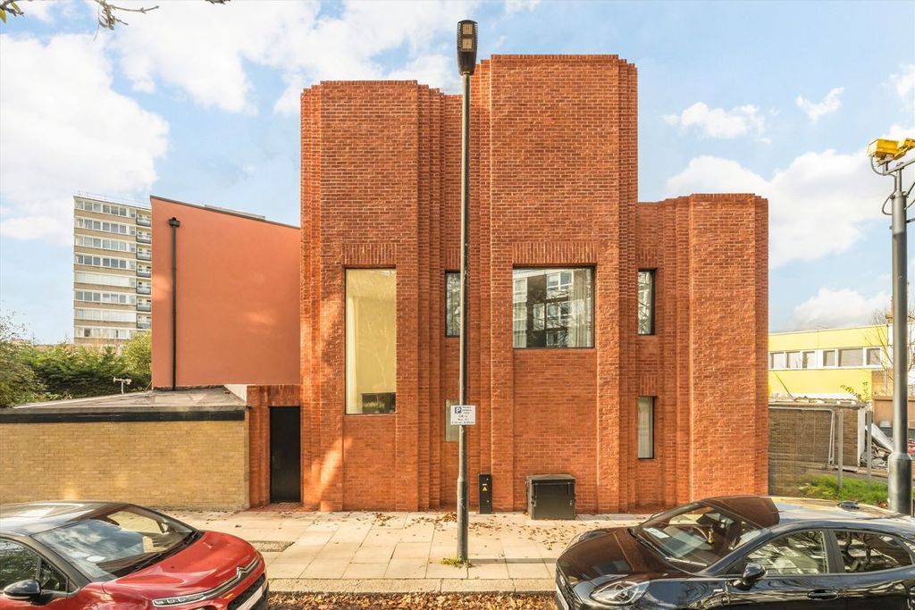 Property photo 1 of 10