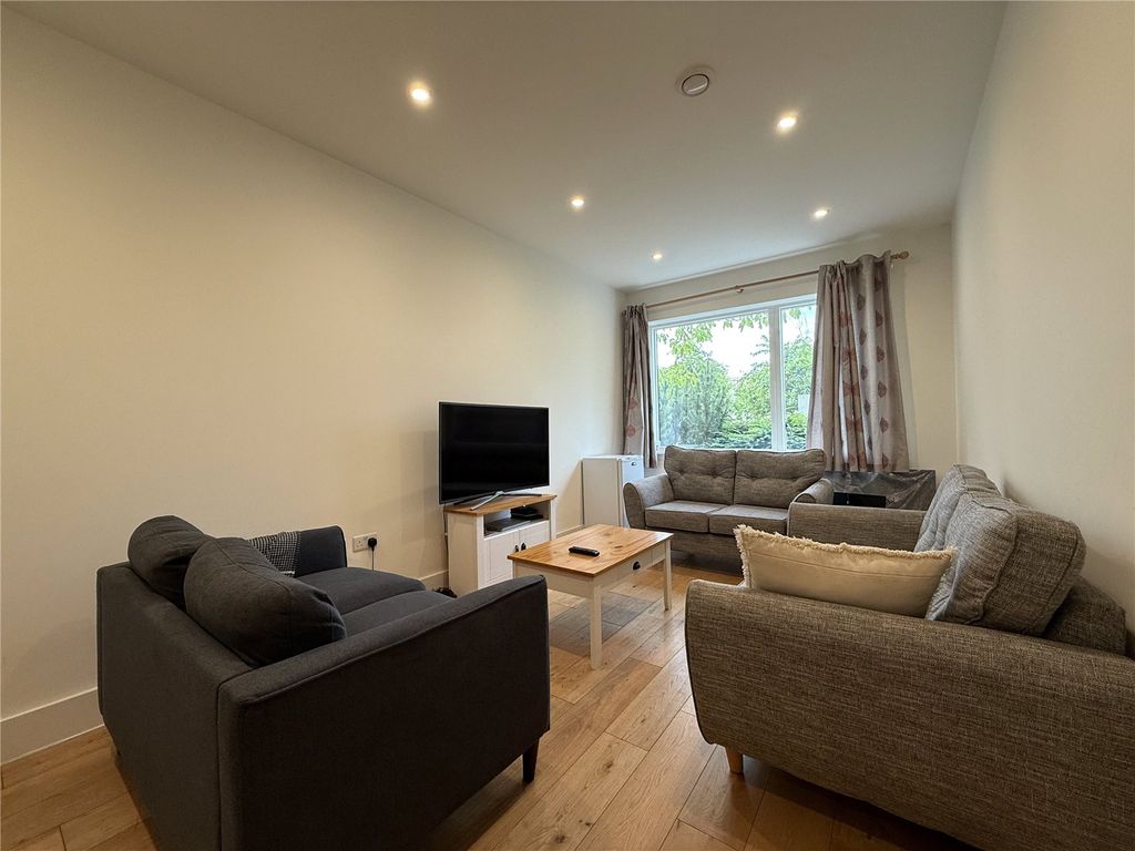 Property photo 3 of 15 Picture No. 02