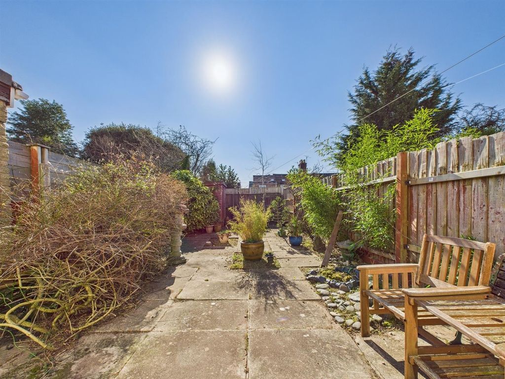 Property photo 1 of 22 Cam03844G0-Pr0232-Still014.Jpg
