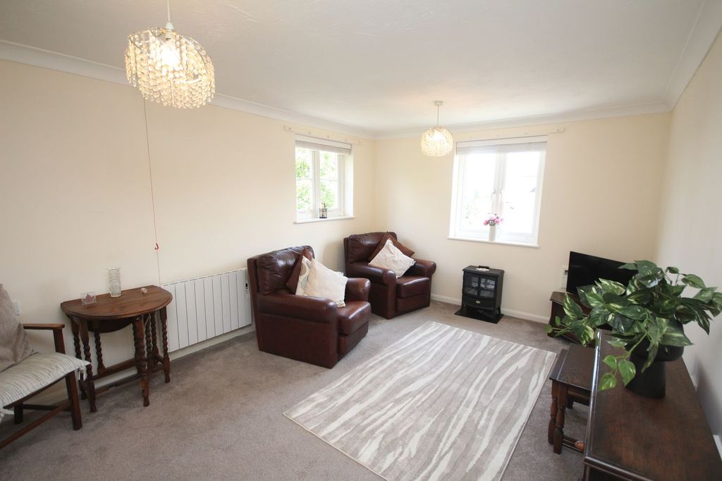 Property photo 2 of 9