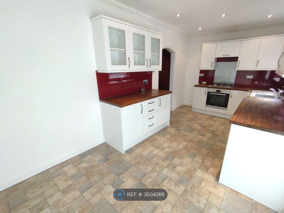 Property photo 3 of 13 Kitchen / Diner