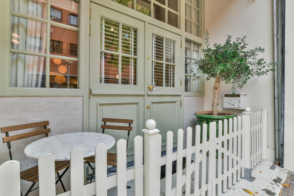 Property photo 3 of 65