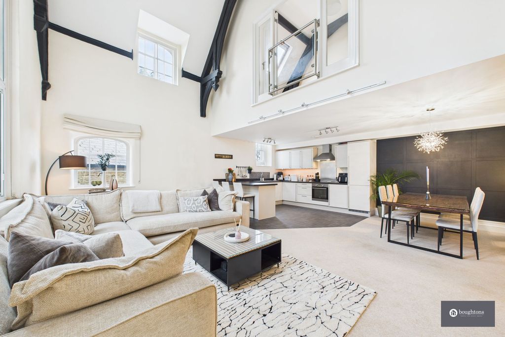 Property photo 2 of 22