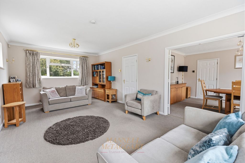 Additional image 4 of 4 bed detached house for saleOld Horsham Road, Crawley RH11