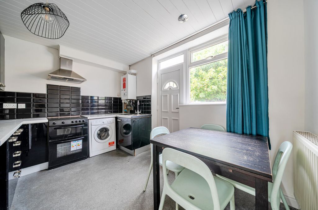 Property photo 3 of 21 Kitchen Diner