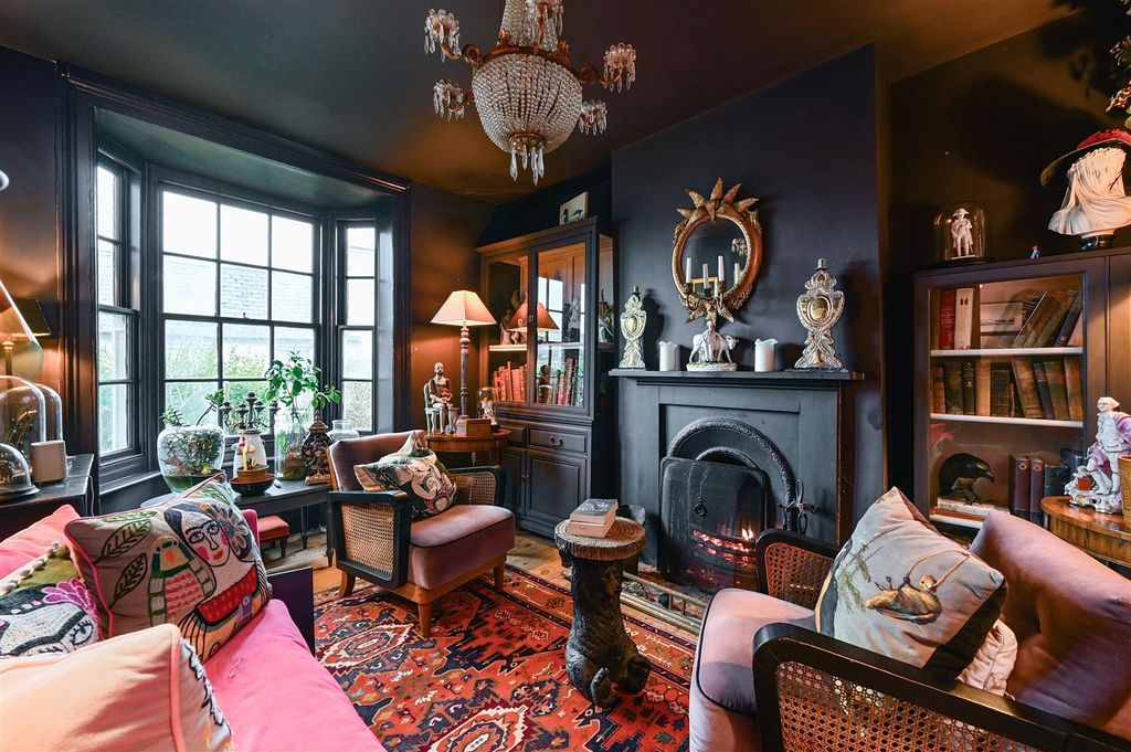 Property photo 2 of 15 5 Wellington Terrace (1).Jpg