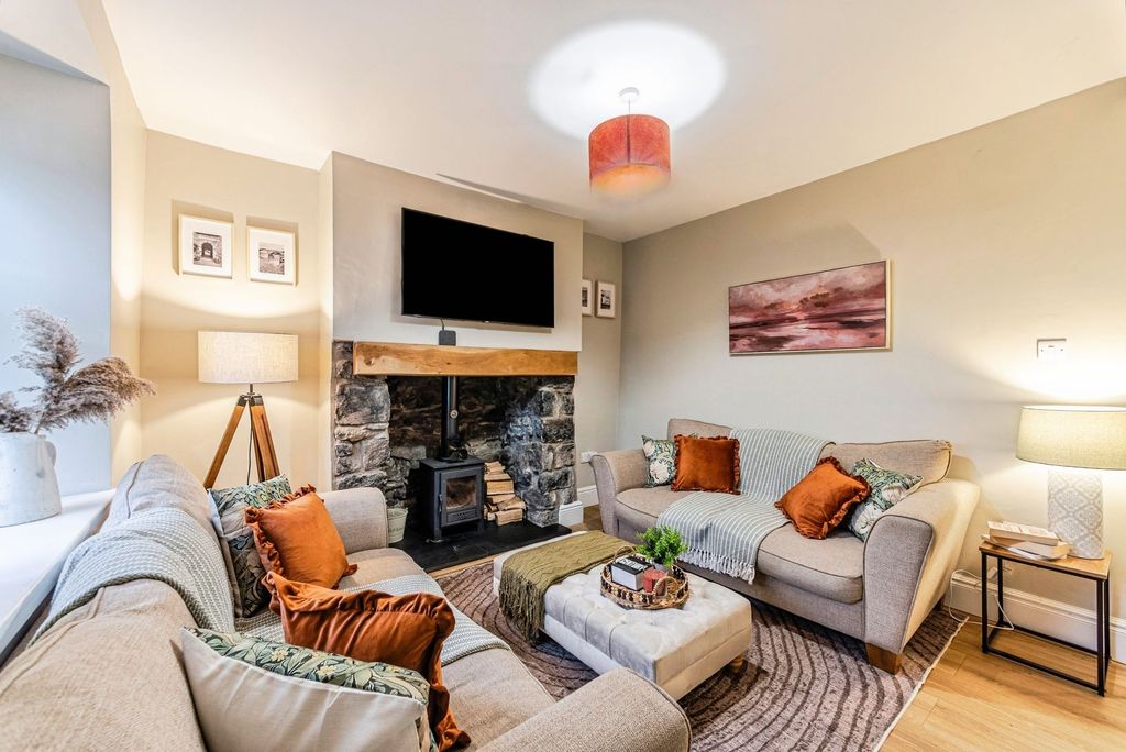 Property photo 3 of 23