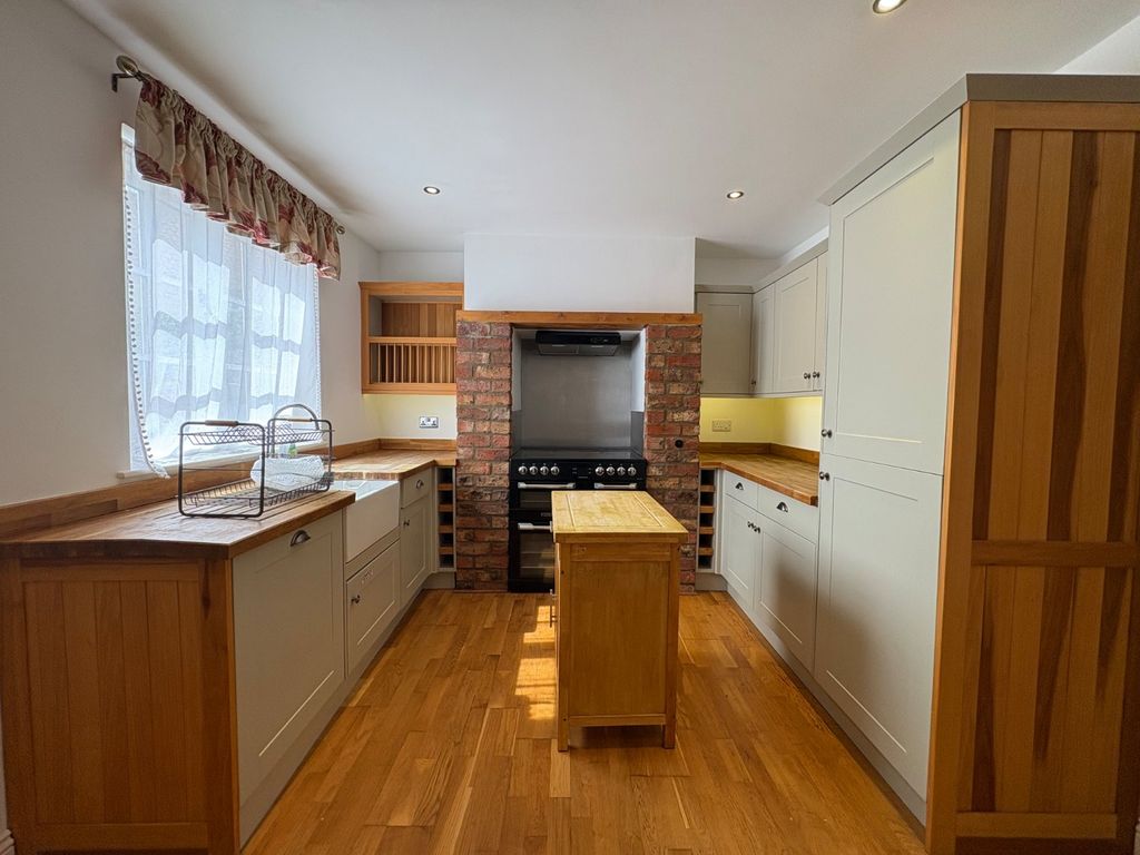 Property photo 3 of 12 Picture No. 15
