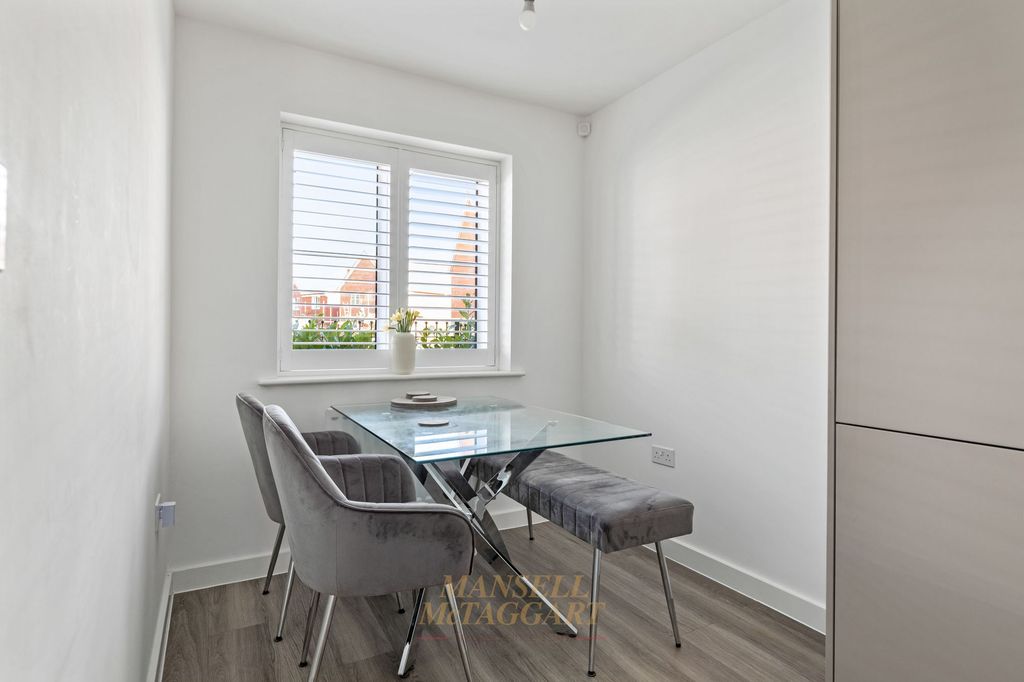 Property photo 3 of 22