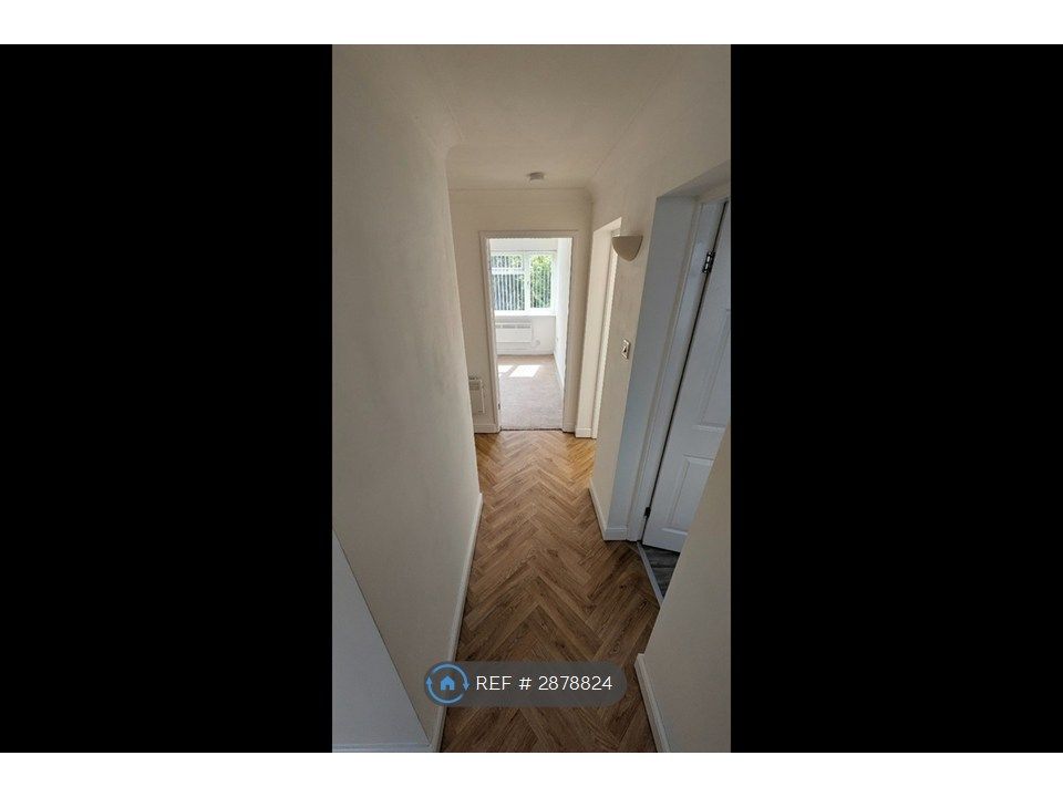 Property photo 3 of 16 Hallway